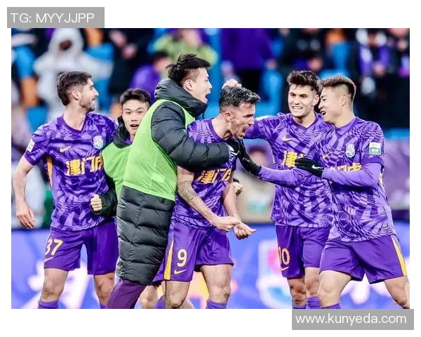 成都足球队以53分稳居精英赛积分榜首位展现强劲实力